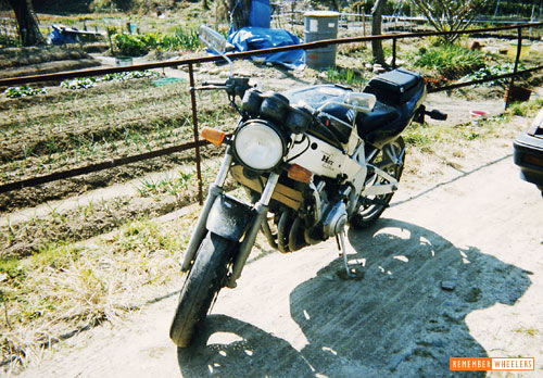 ヤマハFZR400R