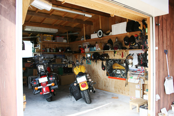 バイクガレージ